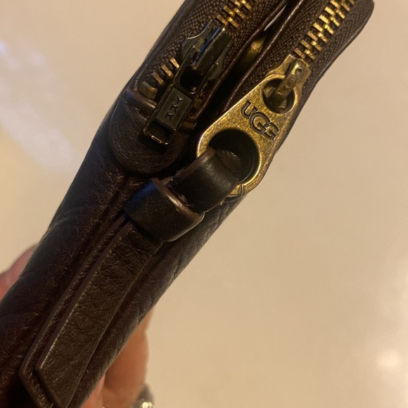 UGG leather folding wallet EUC/HTF - Picture 3 of 11